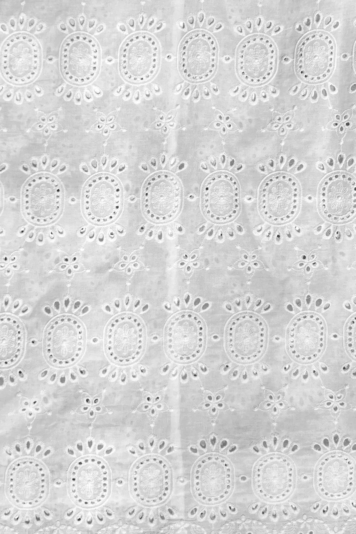 MEDALLION EMBROIDERY BLACK